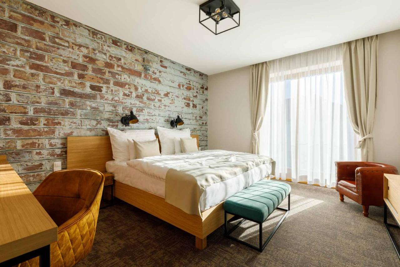 Hotel Historia Malomkert Veszprém Exteriör bild
