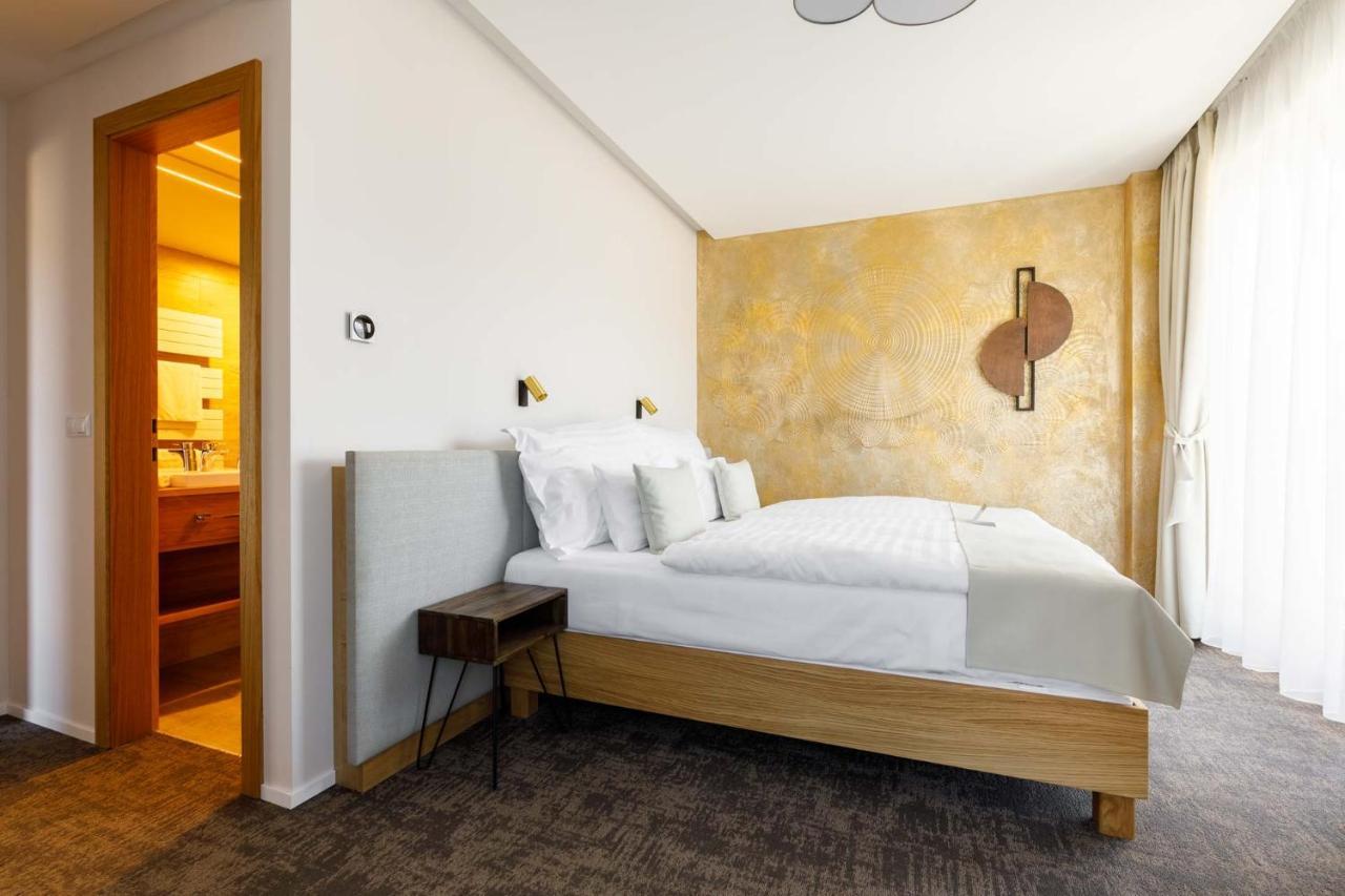 Hotel Historia Malomkert Veszprém Exteriör bild