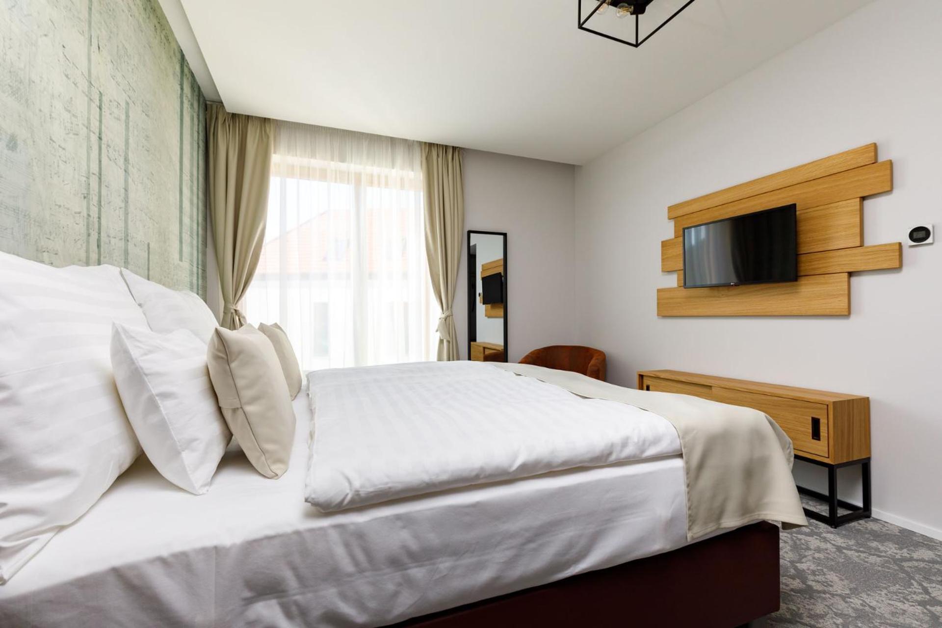Hotel Historia Malomkert Veszprém Exteriör bild