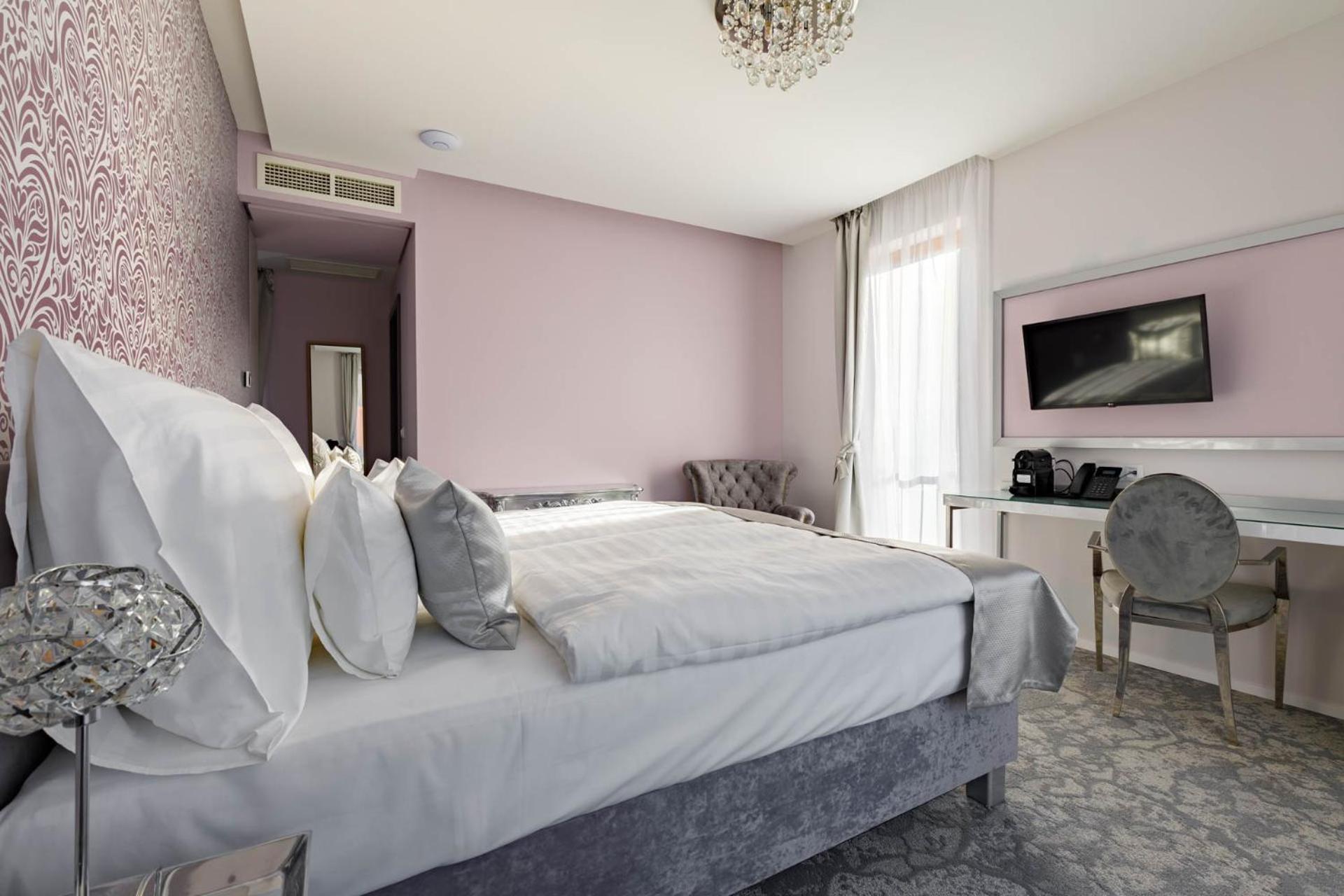 Hotel Historia Malomkert Veszprém Exteriör bild