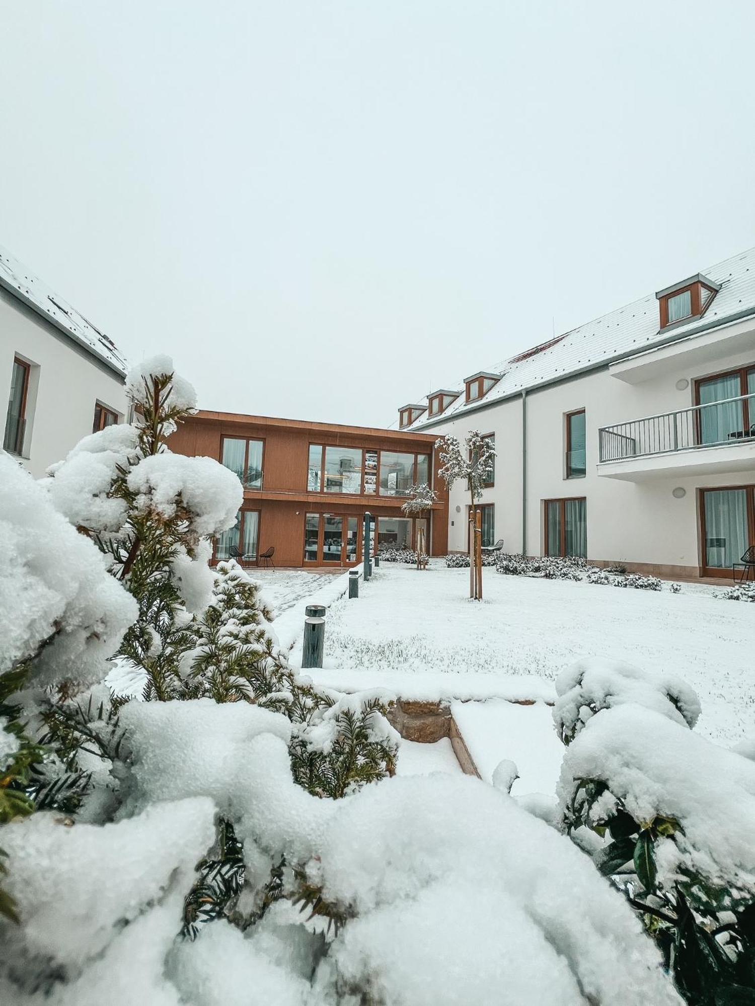 Hotel Historia Malomkert Veszprém Exteriör bild