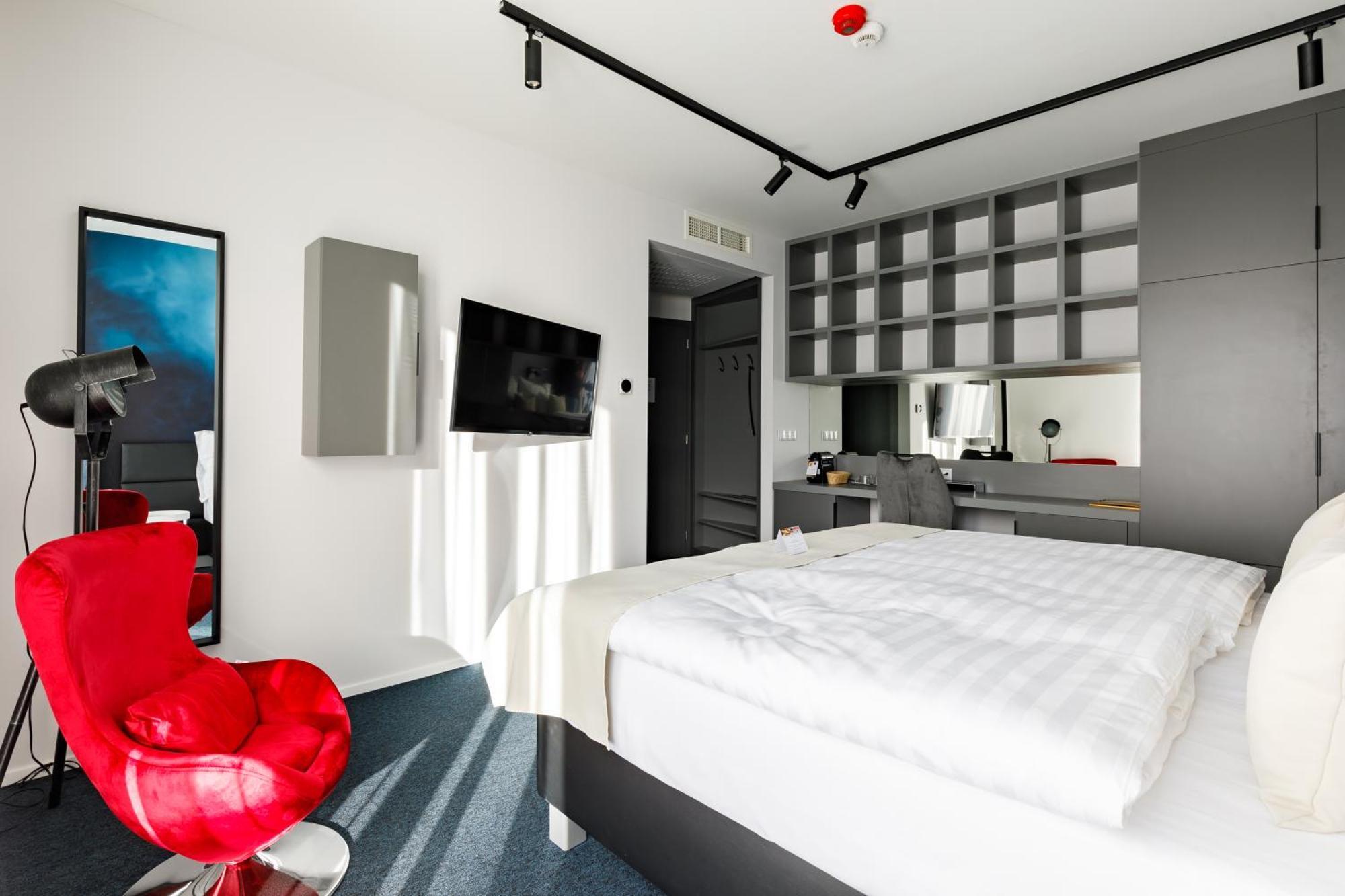 Hotel Historia Malomkert Veszprém Exteriör bild