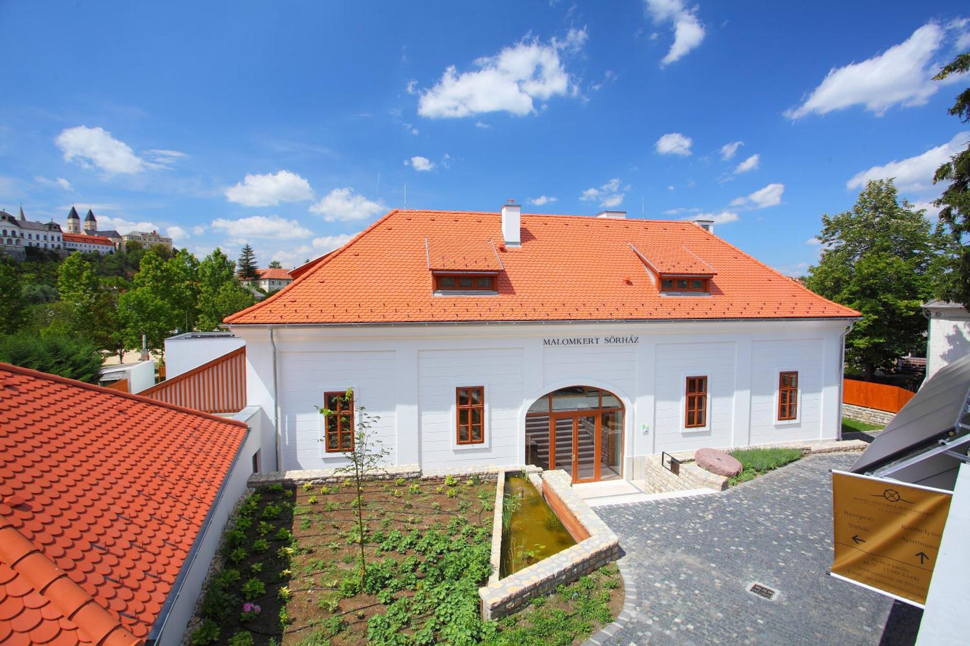 Hotel Historia Malomkert Veszprém Exteriör bild