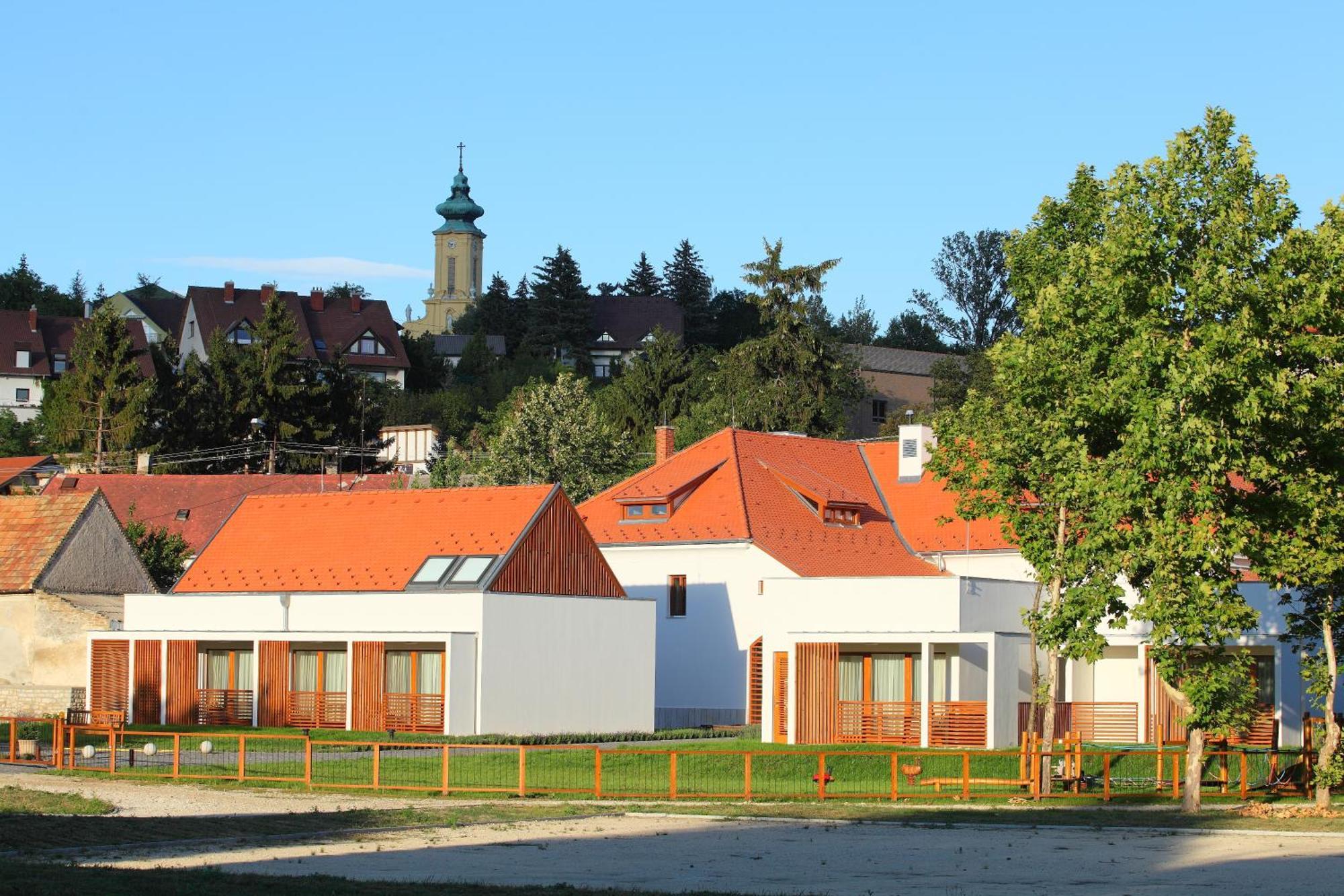 Hotel Historia Malomkert Veszprém Exteriör bild
